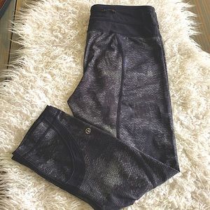 Snakeprint lululemon